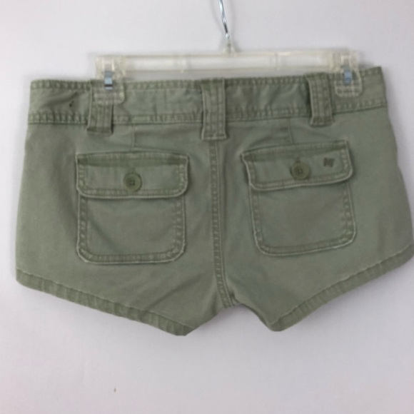 Abercrombie & Fitch Pants - Sage Green Cotton Short Shorts Low Rise